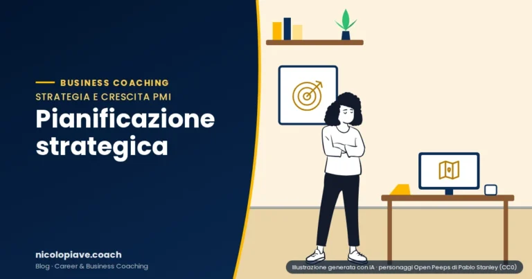 Illustrazione in stile disegnato che mostra una persona accanto a una scrivania con computer: rappresenta la pianificazione strategica per PMI